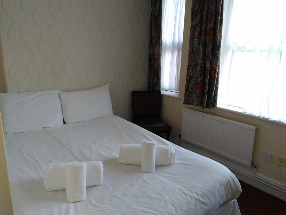 The Crown Hotel Stoke-on-Trent Екстер'єр фото